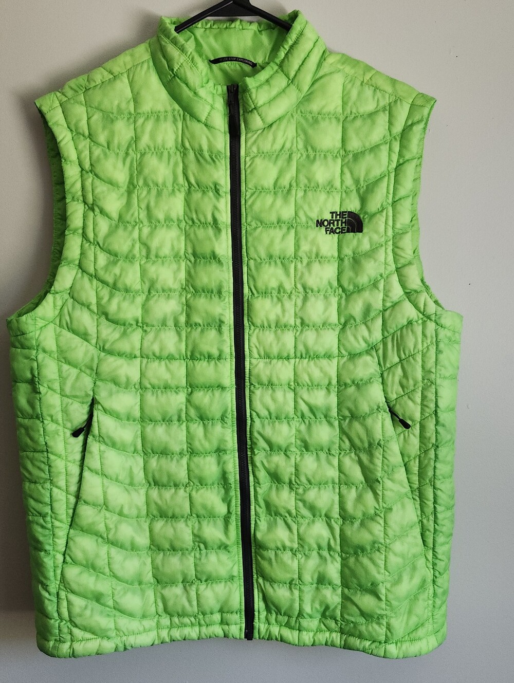 THE NORTH FACE Neon Green Thermoball Nylon Zip Vest Puffer Stow Pocket Mens M
